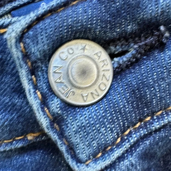 Arizona Jean Co. Women’s Mid-Rise Denim Shorts Size 9 Raw Hem - Picture 3 of 9